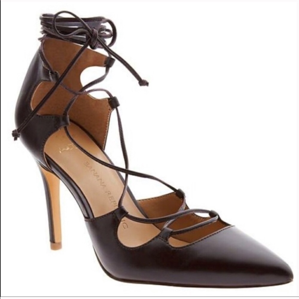 Banana Republic Dakota lace up pump NIB. 9.5